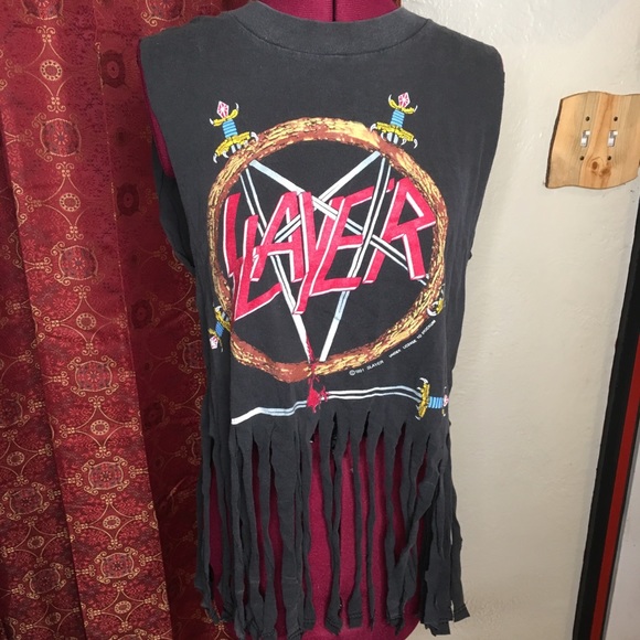 Tops - Slayer fringe crop top